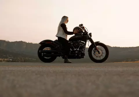 ”Am lăsat-o în garaj, e în siguranță”. Greșeala care îi costă pe motocicliști mii de lei