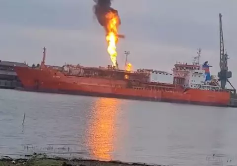Locuitorii din Ceatalchioi, Tulcea, sunt evacuați și ei din cauza pericolului de explozie a unei nave plină cu GPL