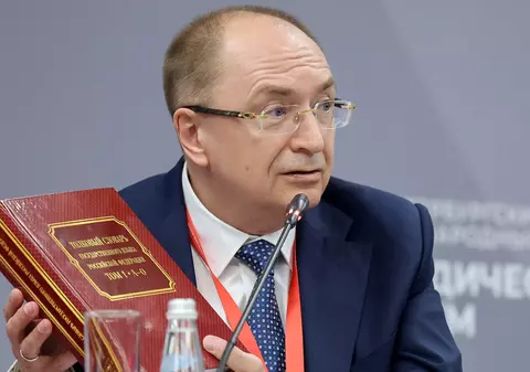 „Credință”, „speranță”, „bine” și „adevăr” au dispărut din noul Dicționar explicativ al limbii de stat a Federației Ruse: autoritarismul este „cea mai eficientă formă de guvernare în vremuri dificile”