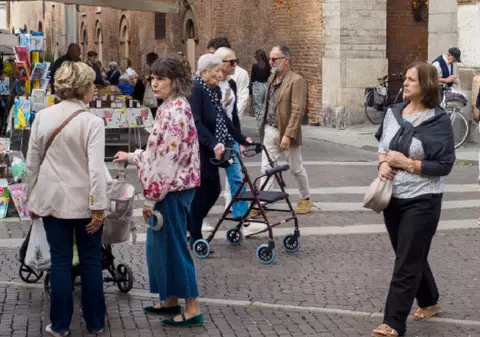 Țara din Europa care are tot mai mulți locuitori care au 100 de ani: încă 2.000 de oameni au trecut de această vârstă