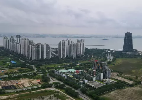 Orașul fantomă cu zgârie-nori și restaurante pustii: a fost construit cu 100 de miliarde de dolari, special pentru milionarii chinezi