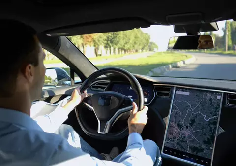 Mașinile electrice schimbă limitele permisului de categorie B: noua directivă pentru șoferii din Uniunea Europeană