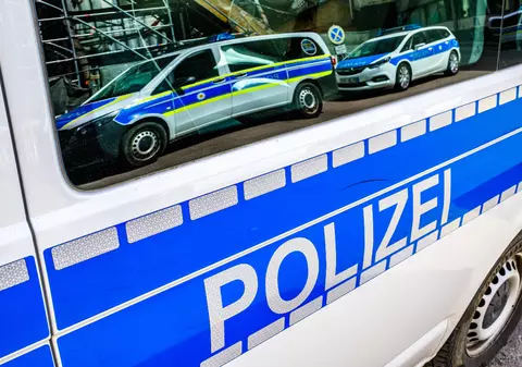 Mâinile tăiate ale unei mame au fost găsite pe autostradă, bebelușul ei a fost lăsat la o mănăstire, în Germania. Nimeni nu știe dacă femeia mai e în viață