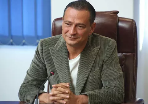 De ce panourile electorale ale lui Daniel Băluță au sigla PSD foarte mică. Explicația social-democratului