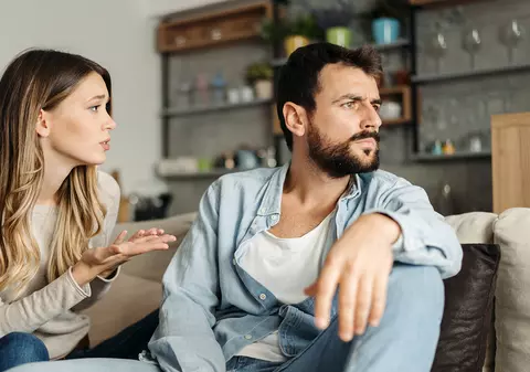 Cum putem recunoaște tulburările de personalitate și cum afectează ele relațiile într-un cuplu. Constantin Cornea, psiholog: „Unul iubește, celălalt se lasă iubit”