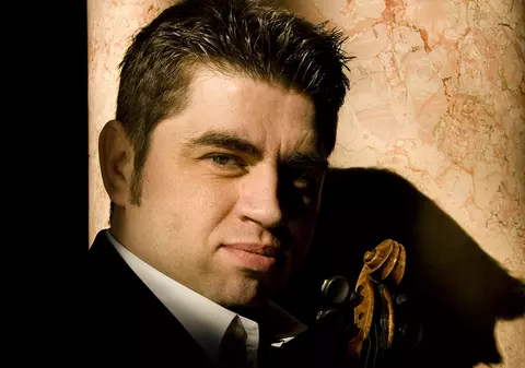 Remus Azoiței, unul dintre cei mai apreciați violoniști români de pe glob, profesor la Academia Regală din Londra: „Am ceva care mă trage înapoi în România, ca un cârlig imens”