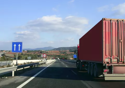 Țara care interzice peste 7.200 de șoferi de TIR pentru că nu au promovat testele de limba engleză