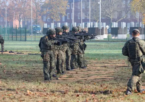 Soldații germani vor avea uniforme și echipamente militare noi, în valoare de 19 miliarde de euro