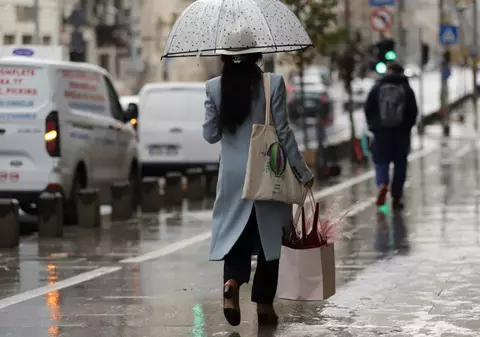 Vremea în perioada 17 noiembrie - 15 decembrie 2025. Temperaturi neobișnuite pentru iarnă și ploi abundente