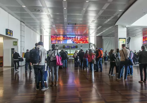 Europa a schimbat regulile de călătorie în 2025: controale mai stricte, taxe turistice și sancțiuni noi