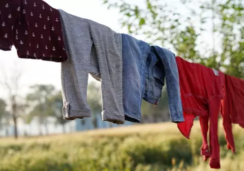 Ce înseamnă când visezi rufe