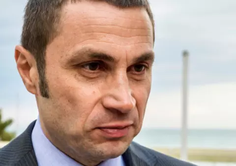 Cristian Radu, primarul suspendat al Mangaliei, rămâne în arest preventiv. Tribunalul Constanța a prelungit măsura cu încă 30 de zile