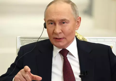 Vladimir Putin spune că Groenlanda valorează „maximum un miliard de dolari”: „Cred că SUA pot ajunge la această cifră”