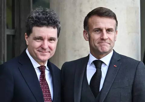Emmanuel Macron vine în România în 2026, a anunțat Nicușor Dan, aflat la Paris. Mesajul președintelui francez în română