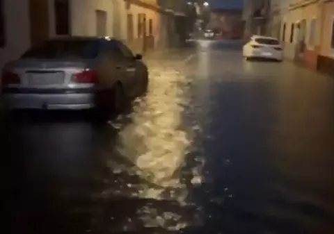 Dubă măturată de ape: trei oameni au murit, după inundațiile îngrozitoare din Spania