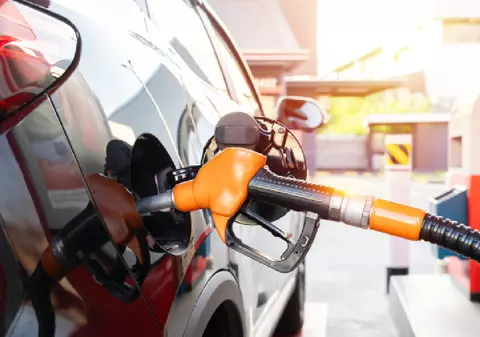 Benzina s-a scumpit și sare iar de 9 lei litrul, marți, 5 mai 2026. Cât costă litrul de carburant în București, Cluj-Napoca, Timișoara, Iași și Constanța