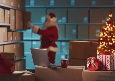 Cum să trimiți coletele la timp de sărbători: recomandările esențiale de la ANCOM și unde poți reclama dacă ai pachete deteriorate
