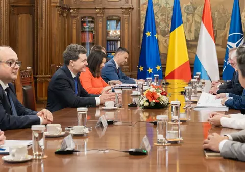 Nicușor Dan va fi primit de Emmanuel Macron la Palatul Élysée: programul vizitei președintelui în Franța
