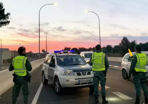 Un român a încercat să lovească cu un BMW furat doi polițiști în Spania. Cum a fost prins șoferul