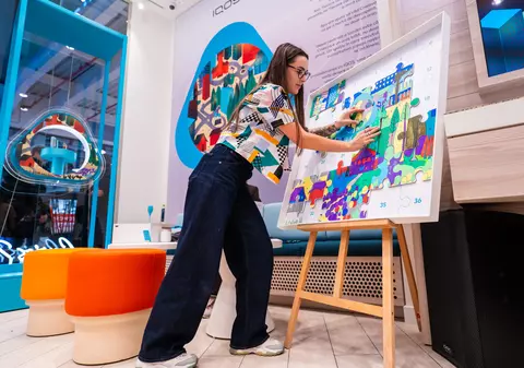 Arta ca dialog: Ink Anda și IQOS invită Craiova să creeze împreună