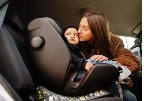 Scaun auto Joie: Top 3 modele esențiale pentru părinți!