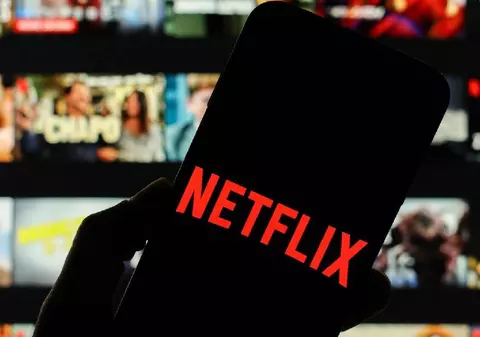 Netflix anulează una dintre cele mai apreciate serii SF ale sale pentru că „nu a fost văzută suficient”