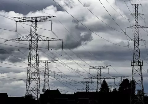 Oraș din România, fără curent câteva zile, după ce primarul a refuzat să plătească 500.000 de lei Electrica Furnizare. De la ce a pornit conflictul