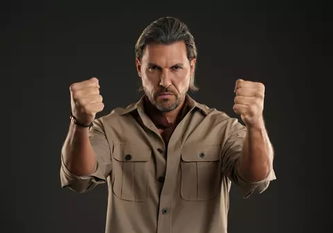 Adi Vasile, prezentatorul „Survivor România”, detalii despre nunta cu Delia. „Este important să păstrăm anumite tradiții”