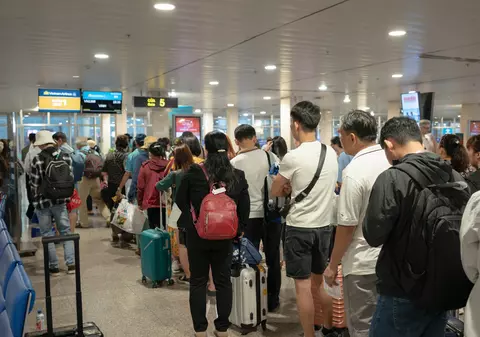 Ce este fenomenul „păduchilor de la poartă” din aeroporturi care enervează călătorii