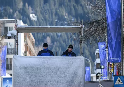 Agenții Secret Service ai lui Donald Trump, în turnul de control de la Zürich: președintele SUA, păzit de sute de oameni la Davos