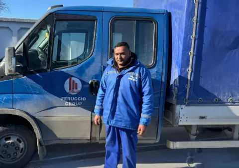 Povestea lui Ali, pakistanezul care lucrează ca șofer în Prahova: „Am învățat limba și mă descurc. Muncesc pentru cei 4 copii mici de acasă”