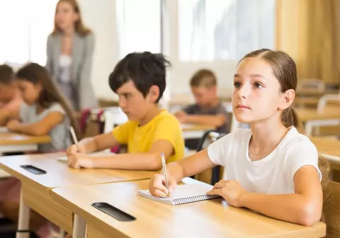 Calendarul anului școlar 2026-2027, pus în consultare de Ministerul Educației. Când începe școala și ce se modifică față de anii trecuți | Document