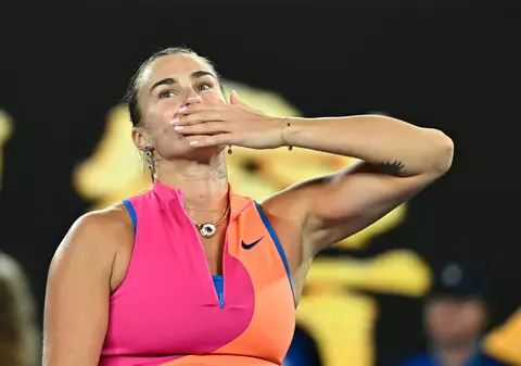 Aryna Sabalenka și bijuteriile unicat purtate la Australian Open 2026. Colierul are un safir de peste patru carate