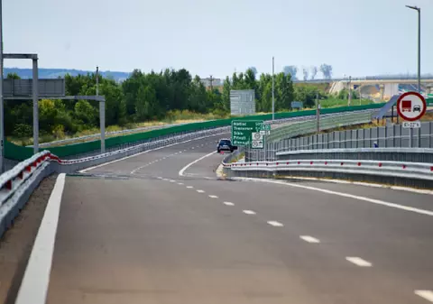 Autostrada București va avea, în premieră, stații de încărcare pentru mașini și camioane electrice. Ce alte dotări va mai avea A0