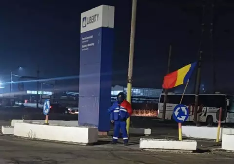 Angajat al Combinatului „Liberty” Galați, transportat la spital după trei zile de greva foamei, din cauza hipotermiei