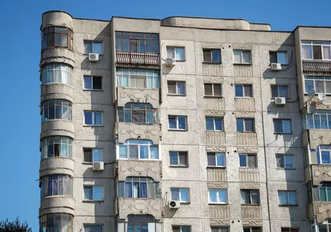 România, țara proprietarilor nemulțumiți: tot mai mulți vor să-și vândă casa și să se mute în străinătate