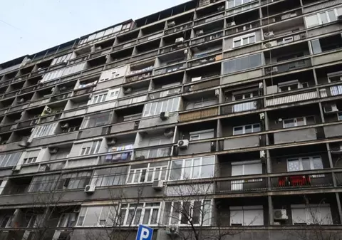 O tânără care făcea OnlyFans a murit în noaptea de Revelion, iar iubitul ei s-a aruncat de la etaj când paramedicii încercau să o resusciteze