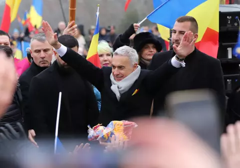 Cum a arătat Ziua Unirii pentru susținătorii lui Georgescu. Stegarul dac, Silvia Dumitrescu și Saveta Bogdan, printre cei veniți în Parcul Carol