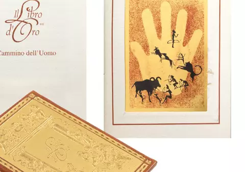 O carte rară din aur e licitată în România și prețul de pornire e doar 100 de euro