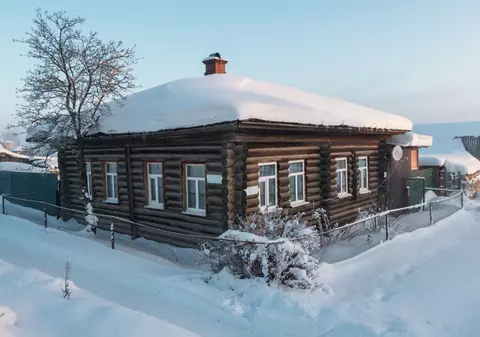 Secretul caselor din Rusia care păstrează căldura la temperaturi extreme pe perioade lungi de timp