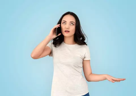 Ce înseamnă când cineva își dă ochii peste cap