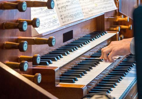 Ce înseamnă când visezi orgă