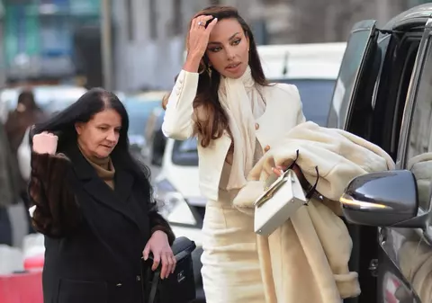 Imagini rare cu mama Mădălinei Ghenea. Constanța și-a însoțit fiica la tribunal, în Italia