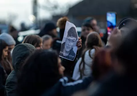 Eu zic să-l și exorcizăm pe „copilul criminal”! O comunitate crudă va tot produce cruzime. Are sens să interzici rețele de socializare sub 15 ani?