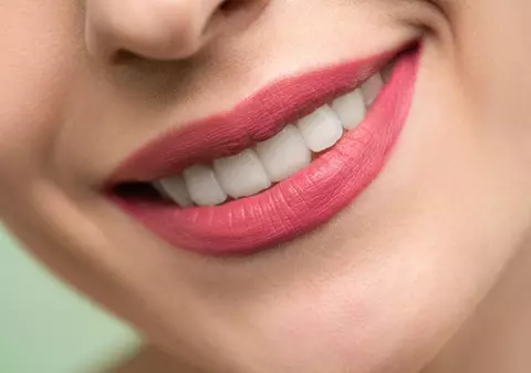 De ce periajul nu este suficient: pașii corecți pentru a preveni inflamația gingivală și problemele dentare