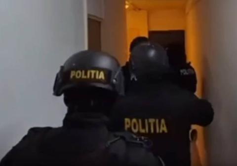 Un tânăr a luat cardul străbunicului și a comandat de 190 de ori mâncare de 14.000 de lei. Acum riscă închisoarea