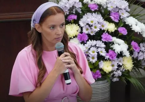 Ce spune Diana Dumitrescu seara când se roagă, după ce s-a pocăit. Fanii au reacționat: „Ești mai tristă de când te-ai botezat”