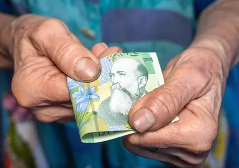 Pensia anticipată în 2026. Acte necesare, cum se calculează și procente de diminuare