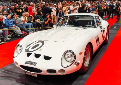 Cine e misteriosul cumpărător care a plătit 38 de milioane de dolari pentru un Ferrari