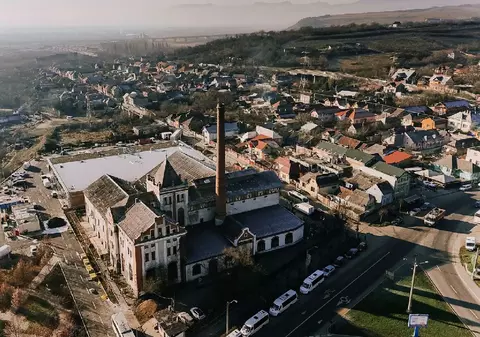 O fabrică de bere din Cluj, veche de 212 ani, scoasă la vânzare pentru aproape 3 milioane de euro